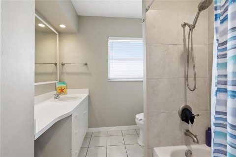 House in Venice, Florida 3 bedrooms, 150.87 sq.m. № 2424219 - photo 26
