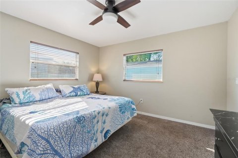 House in Venice, Florida 3 bedrooms, 150.87 sq.m. № 2424219 - photo 15