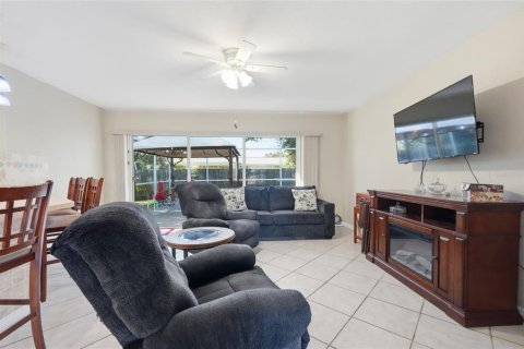 House in Venice, Florida 3 bedrooms, 150.87 sq.m. № 2424219 - photo 9