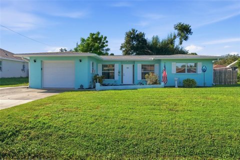 House in Venice, Florida 3 bedrooms, 150.87 sq.m. № 2424219