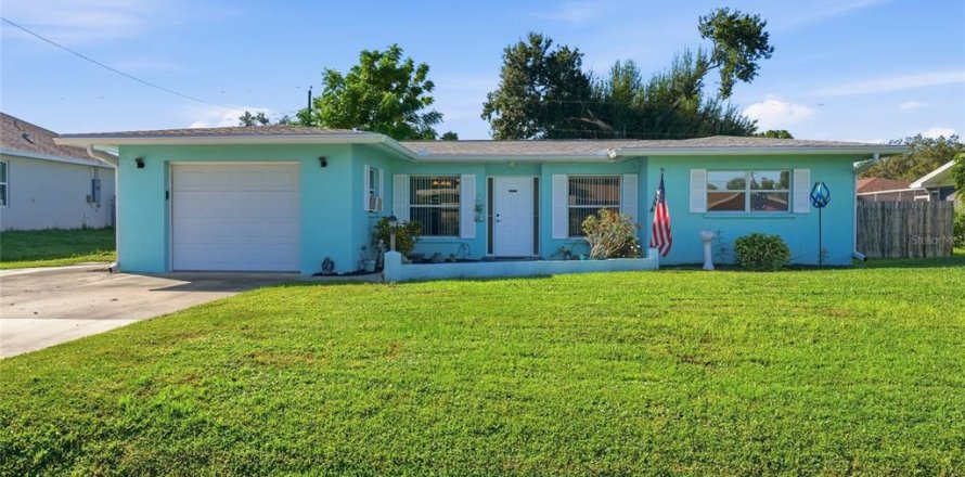 House in Venice, Florida 3 bedrooms, 150.87 sq.m. № 2424219