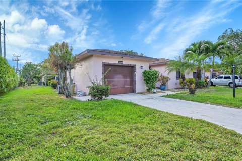 Villa ou maison à vendre à Delray Beach, Floride: 3 chambres, 102.19 m2 № 2011547 - photo 4