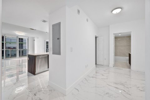 Condo à Miami, Floride, 1 chambre  № 2042542