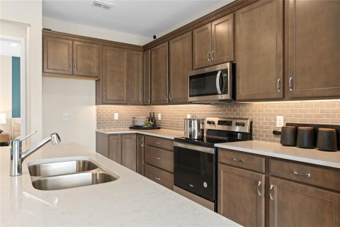 Villa ou maison à vendre à Kissimmee, Floride: 5 chambres, 242.94 m2 № 2425803 - photo 10