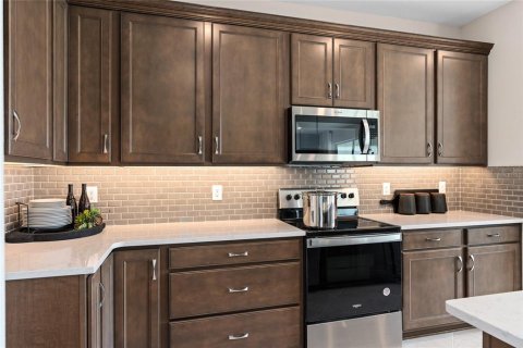 Villa ou maison à vendre à Kissimmee, Floride: 5 chambres, 242.94 m2 № 2425803 - photo 8