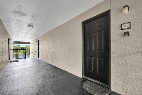 Condo in Orlando, Florida, 1 bedroom № 2201981 - photo 2