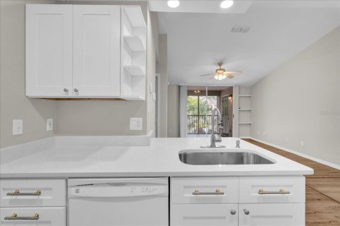 Condo in Orlando, Florida, 1 bedroom № 2201981 - photo 6