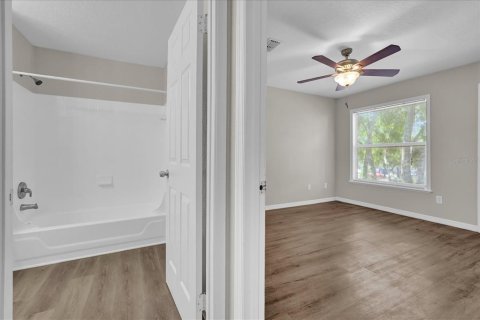 Condo in Orlando, Florida, 1 bedroom № 2201981 - photo 11