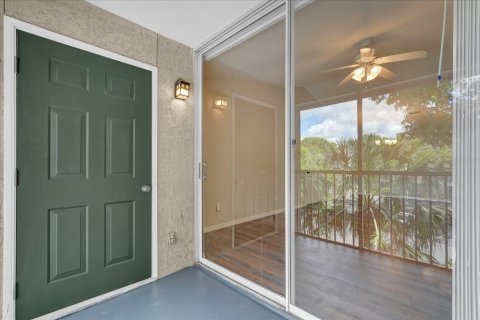Condo in Orlando, Florida, 1 bedroom № 2201981 - photo 16