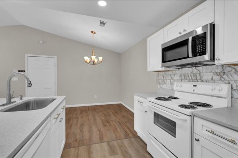 Condo in Orlando, Florida, 1 bedroom № 2201981 - photo 7