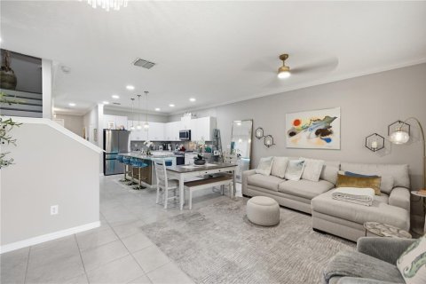 Townhouse in Wesley Chapel, Florida 3 bedrooms, 163.51 sq.m. № 2312714 - photo 14