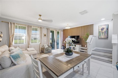 Townhouse in Wesley Chapel, Florida 3 bedrooms, 163.51 sq.m. № 2312714 - photo 18