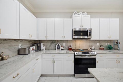 Townhouse in Wesley Chapel, Florida 3 bedrooms, 163.51 sq.m. № 2312714 - photo 7