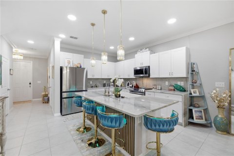 Townhouse in Wesley Chapel, Florida 3 bedrooms, 163.51 sq.m. № 2312714 - photo 11