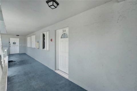 Купить кондоминиум в Хайалиа, Флорида 2 спальни, 84.36м2, № 2260490 - фото 2
