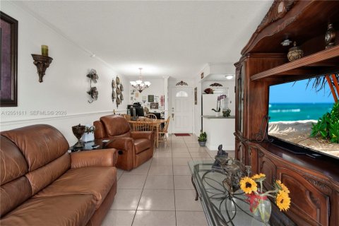 Купить кондоминиум в Хайалиа, Флорида 2 спальни, 84.36м2, № 2260490 - фото 10