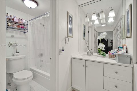 Купить кондоминиум в Хайалиа, Флорида 2 спальни, 84.36м2, № 2260490 - фото 19
