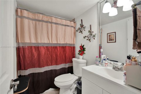 Купить кондоминиум в Хайалиа, Флорида 2 спальни, 84.36м2, № 2260490 - фото 14