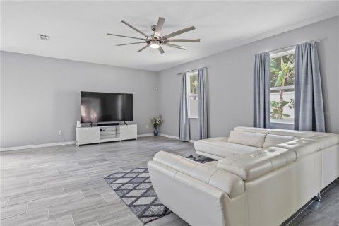 Villa ou maison à vendre à Ocoee, Floride: 4 chambres, 249.16 m2 № 2398392 - photo 23