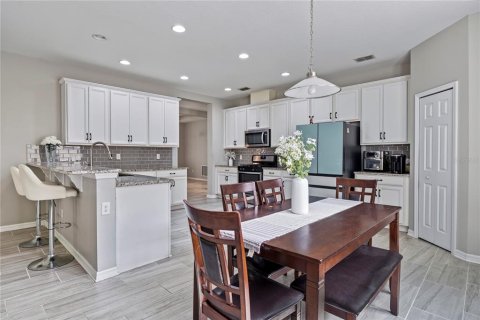 Villa ou maison à vendre à Ocoee, Floride: 4 chambres, 249.16 m2 № 2398392 - photo 16
