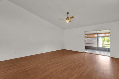 Duplex à vendre à Orlando, Floride: 2 chambres, 101.54 m2 № 2429139 - photo 4