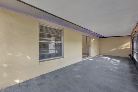 Duplex à vendre à Orlando, Floride: 2 chambres, 101.54 m2 № 2429139 - photo 23