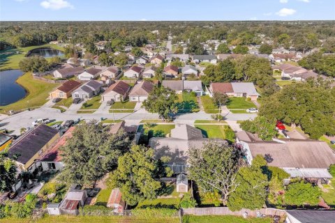 Duplex à vendre à Orlando, Floride: 2 chambres, 101.54 m2 № 2429139 - photo 28