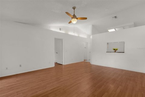 Duplex à vendre à Orlando, Floride: 2 chambres, 101.54 m2 № 2429139 - photo 11