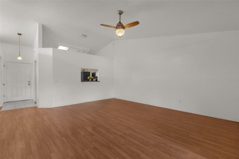Duplex à vendre à Orlando, Floride: 2 chambres, 101.54 m2 № 2429139 - photo 6