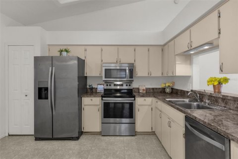 Duplex à vendre à Orlando, Floride: 2 chambres, 101.54 m2 № 2429139 - photo 7