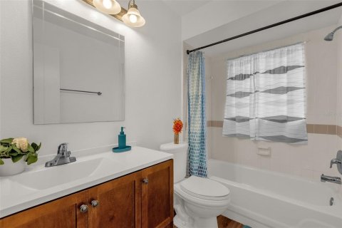 Duplex à vendre à Orlando, Floride: 2 chambres, 101.54 m2 № 2429139 - photo 18