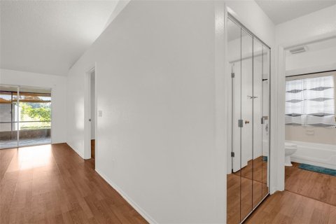 Duplex à vendre à Orlando, Floride: 2 chambres, 101.54 m2 № 2429139 - photo 16
