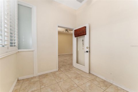 Villa ou maison à louer à Gainesville, Floride: 4 chambres, 220.55 m2 № 1769125 - photo 18