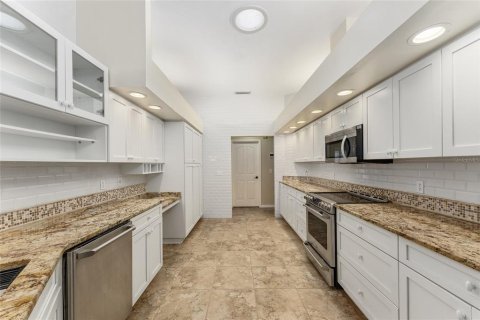 Villa ou maison à louer à Gainesville, Floride: 4 chambres, 220.55 m2 № 1769125 - photo 10