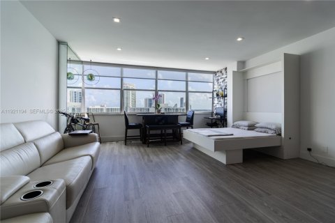 Immobilier commercial à louer à Miami Beach, Floride: 55 m2 № 2019388 - photo 11