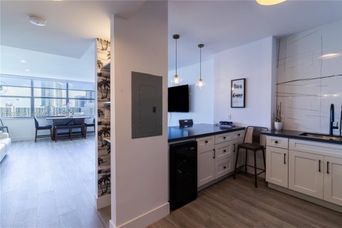 Immobilier commercial à louer à Miami Beach, Floride: 55 m2 № 2019388 - photo 20