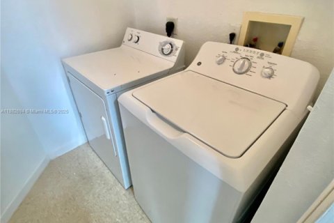 Condo in Palm Beach Gardens, Florida, 1 bedroom  № 1929767 - photo 27