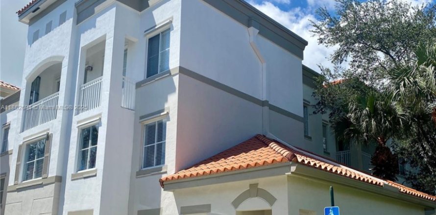 Condo in Palm Beach Gardens, Florida, 1 bedroom № 1929767