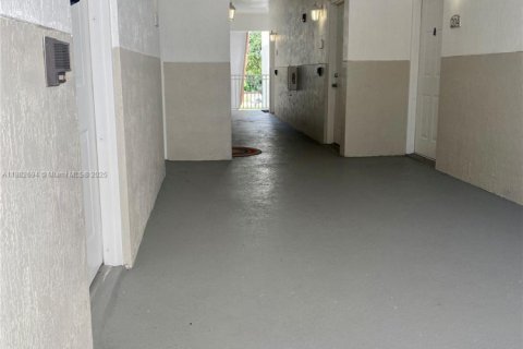 Condo in Palm Beach Gardens, Florida, 1 bedroom  № 1929767 - photo 4