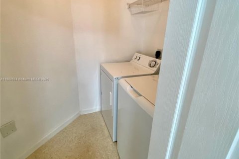 Condo in Palm Beach Gardens, Florida, 1 bedroom  № 1929767 - photo 25