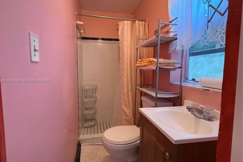 Снять в аренду коммерческую недвижимость в Форт-Лодердейл, Флорида 1 спальня, 181.72м2, № 1991005 - фото 10