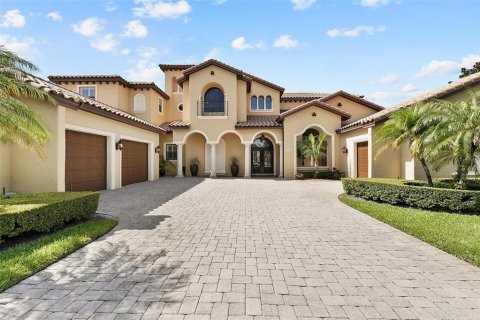 House in Windermere, Florida 4 bedrooms, 562.43 sq.m. № 1827103 - photo 4