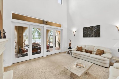 House in Windermere, Florida 4 bedrooms, 562.43 sq.m. № 1827103 - photo 8