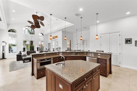 House in Windermere, Florida 4 bedrooms, 562.43 sq.m. № 1827103 - photo 22