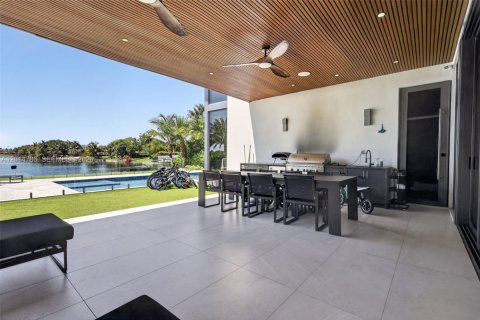 Villa ou maison à louer à Miami, Floride: 6 chambres, 334.73 m2 № 2171283 - photo 30