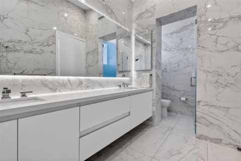 Villa ou maison à louer à Miami, Floride: 6 chambres, 334.73 m2 № 2171283 - photo 21