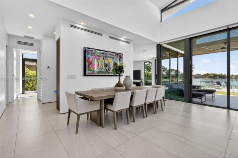 Villa ou maison à louer à Miami, Floride: 6 chambres, 334.73 m2 № 2171283 - photo 8
