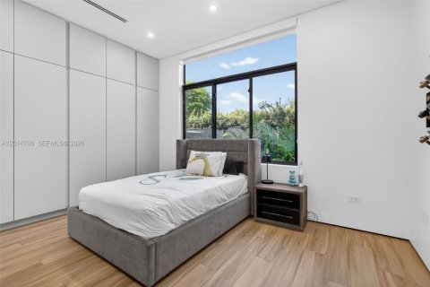 Villa ou maison à louer à Miami, Floride: 6 chambres, 334.73 m2 № 2171283 - photo 10
