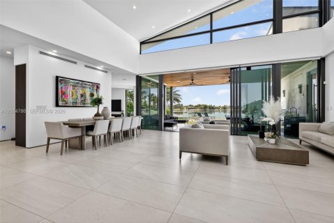 Villa ou maison à louer à Miami, Floride: 6 chambres, 334.73 m2 № 2171283 - photo 3