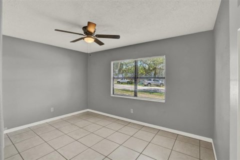 House in Eustis, Florida 2 bedrooms, 67.35 sq.m. № 2204254 - photo 10